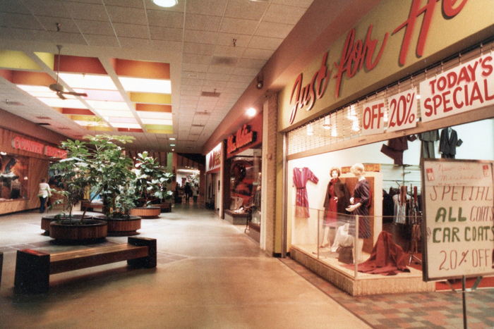 Marquette Mall - From Marquette Mall Memories Facebook (newer photo)
